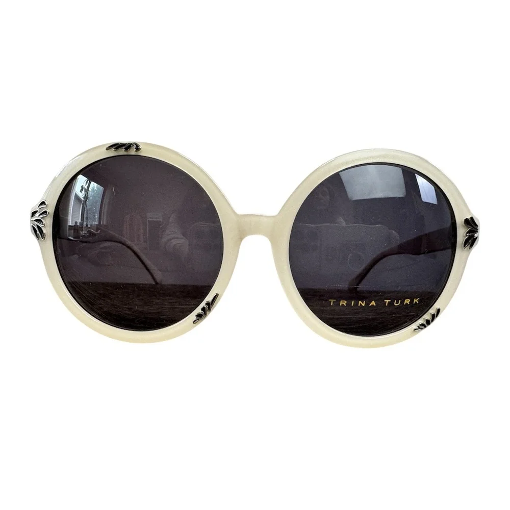 New‎ Trina Turk Oversized Round Sunglasses Cream Off White Retro Floral Detail